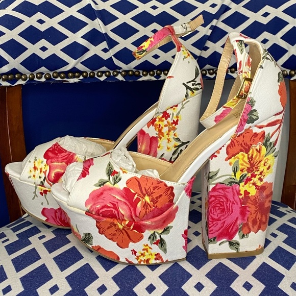 White floral high platform heel ankle strap wedge sandals Sz 10 shoe dazzle - Picture 3 of 9